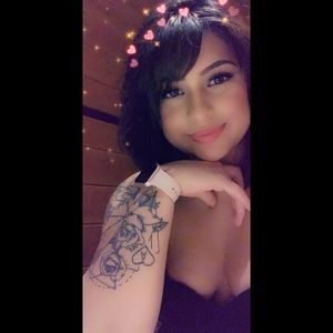 Meet your Posher, Crystal